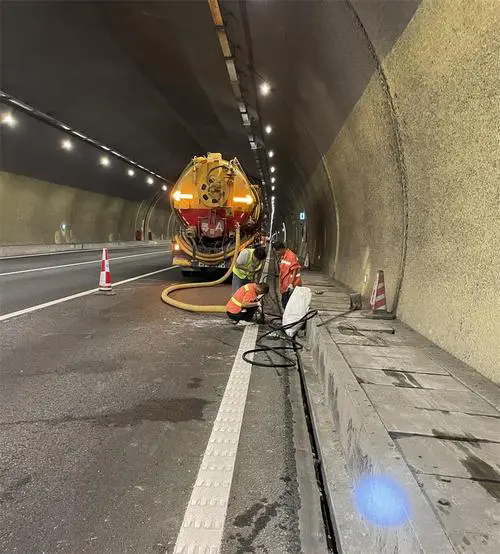 耀州隧道排水渠清淤